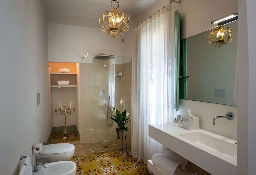 سوئیت جونیور با چشم‌انداز باغ, Palazzo Guido