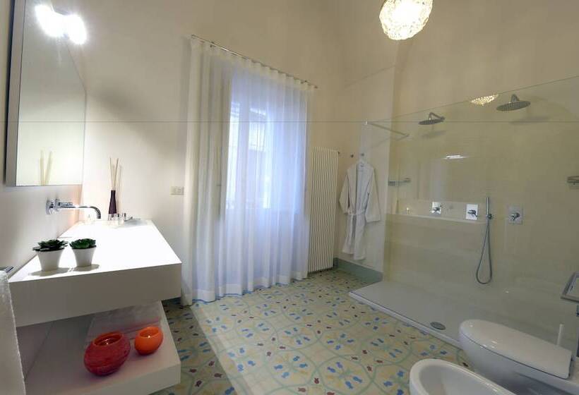 سوییت جونیور با چشم‌انداز شهر, Palazzo Guido