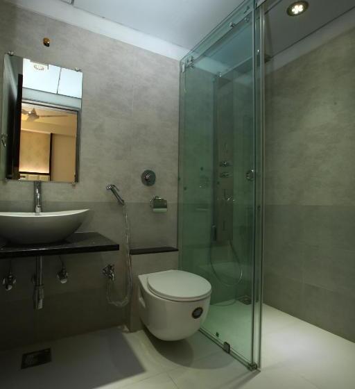 Chambre Deluxe, Atithi The