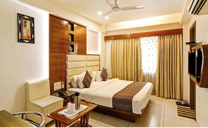 Chambre Deluxe, Atithi The