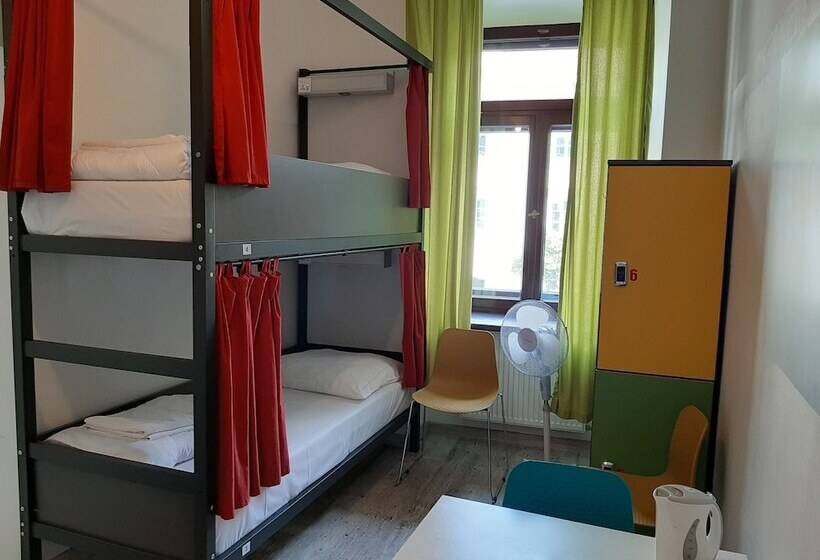 חדר משפחתי, Oki Doki Old Town