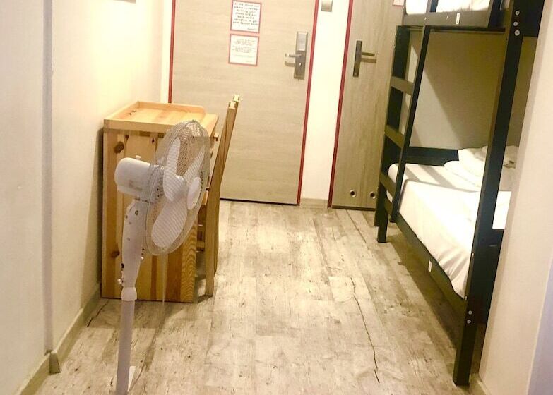 חדר משפחתי, Oki Doki Old Town