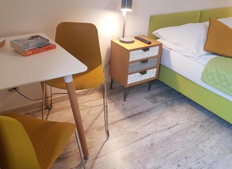 חדר סטנדרט, Oki Doki Old Town