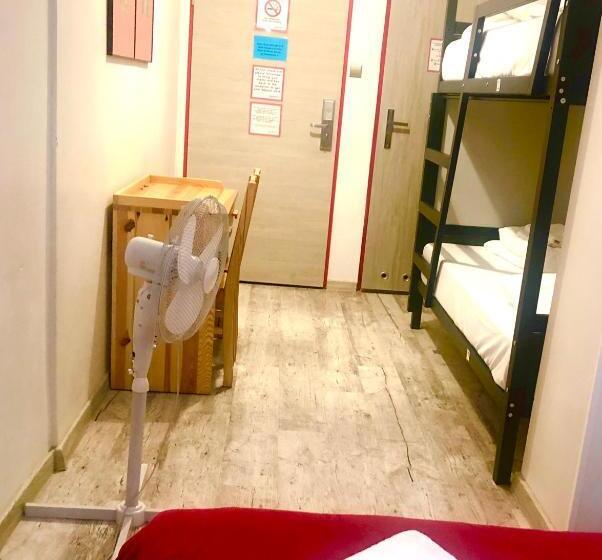 חדר משפחתי, Oki Doki Old Town