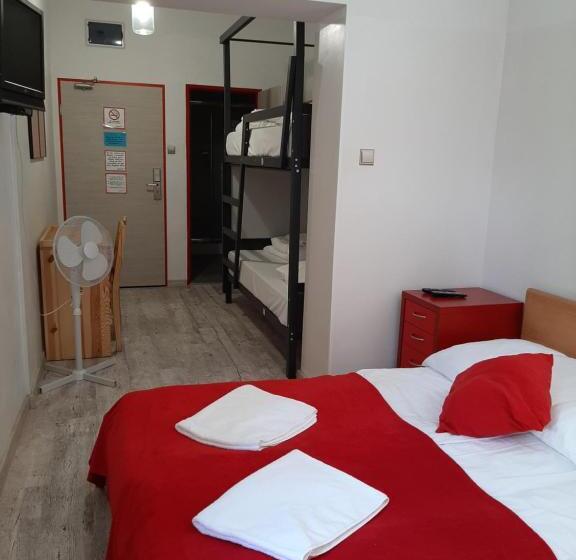 חדר משפחתי, Oki Doki Old Town