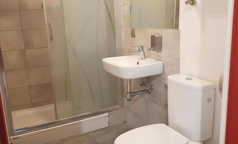 חדר סופריור, Oki Doki Old Town