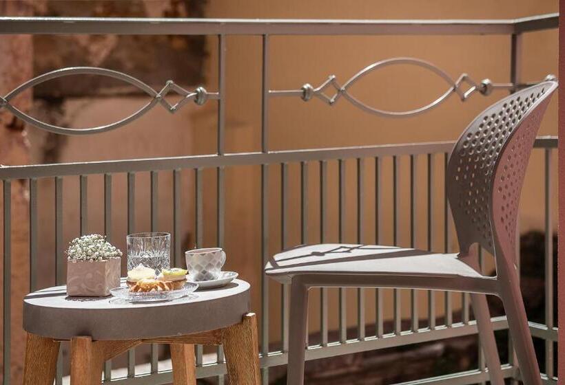 Chambre Quadruple Deluxe, Viaggio Elegant Rooms