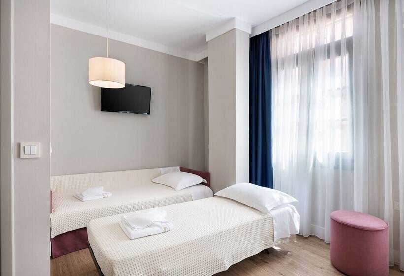 غرفة ديلوكس رباعية, Viaggio Elegant Rooms