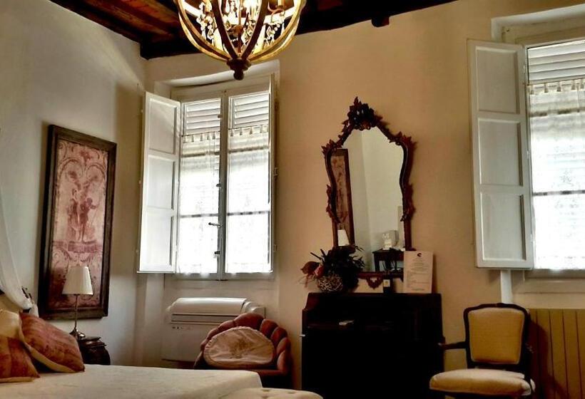 اتاق لوکس, La Butterfly Relais