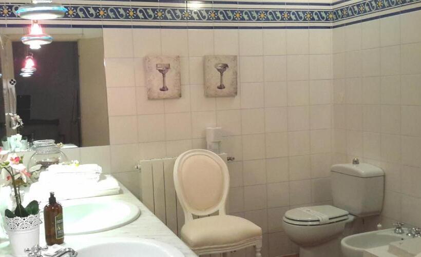 سوییت لوکس, La Butterfly Relais