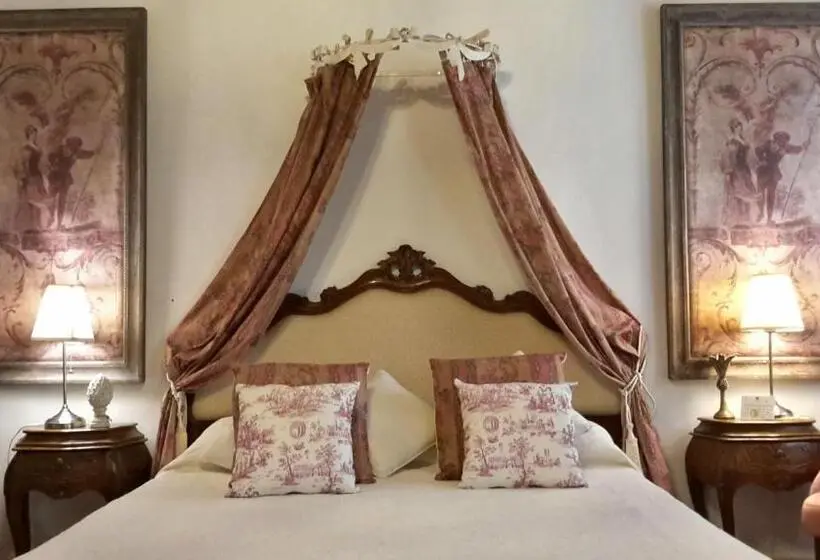 سوییت لوکس, La Butterfly Relais