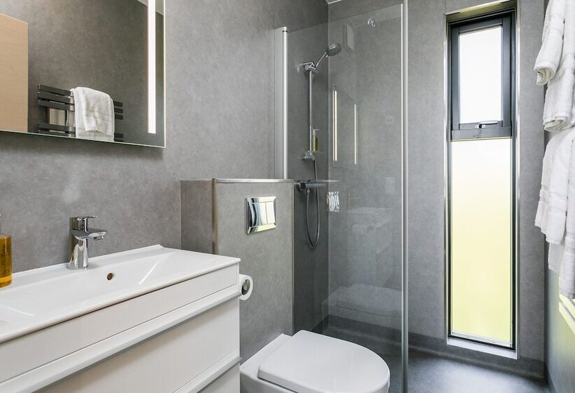 کابین, Harbour View