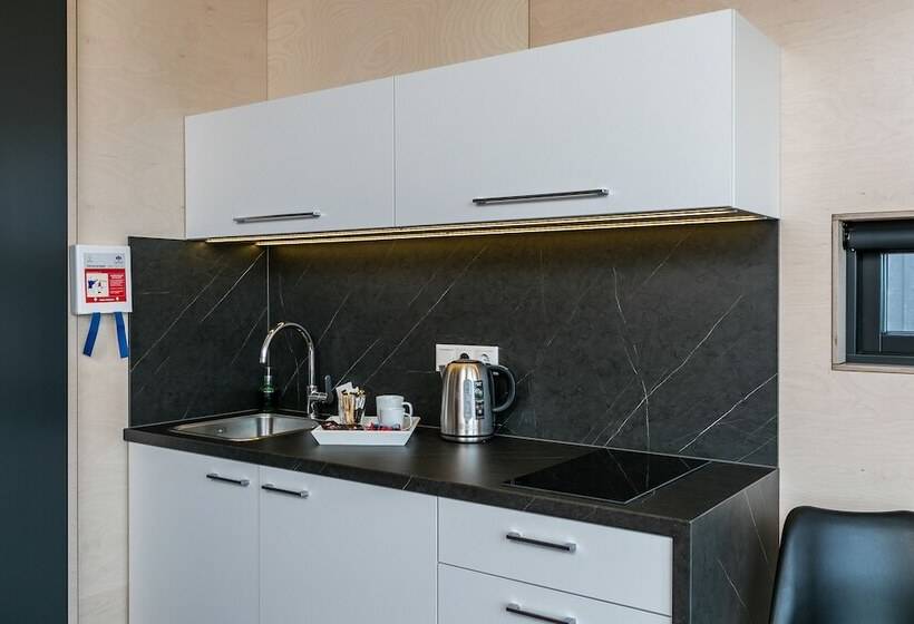 کابین, Harbour View