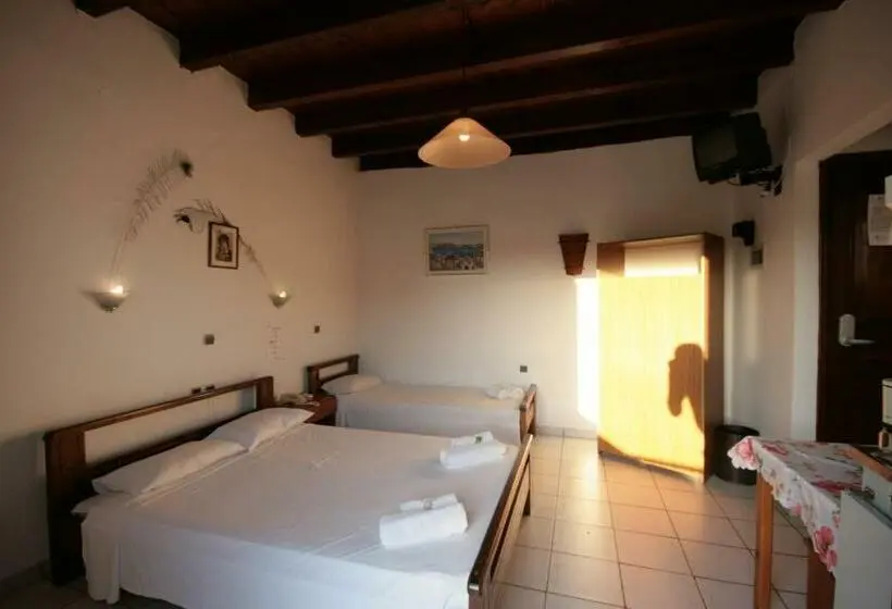 استودیوی استاندارد, Chania Rooms