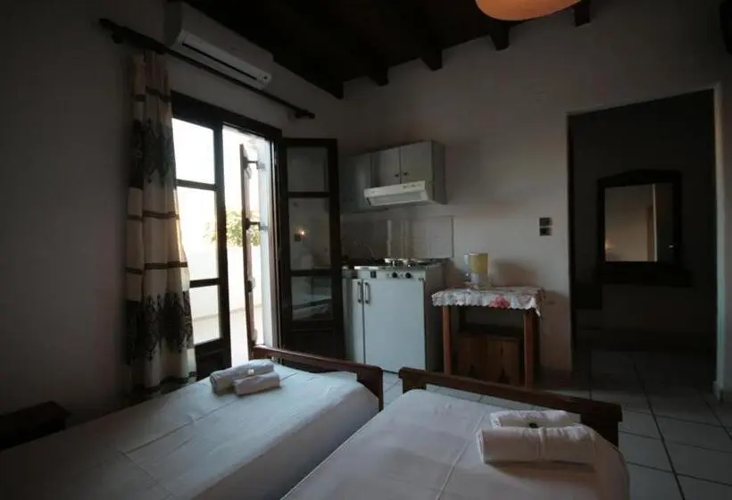 استودیوی استاندارد, Chania Rooms