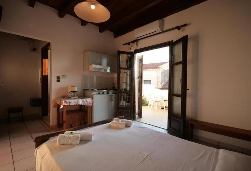 스탠다드 스튜디오, Chania Rooms