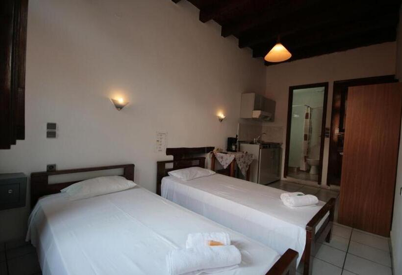 스탠다드 스튜디오, Chania Rooms