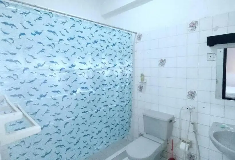 Standard Kolmen Hengen Huone Allasnäkymä, Mount Lanka