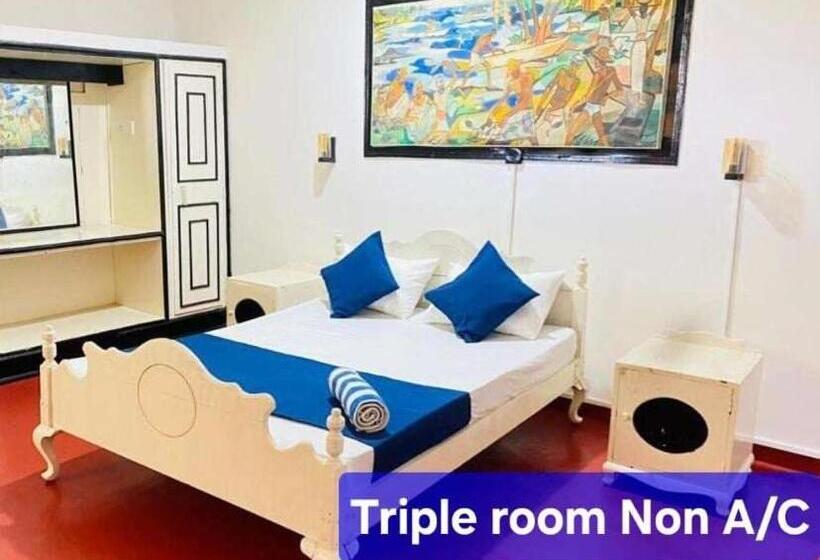 プールの見えるスタンダードトリプルルーム, Mount Lanka