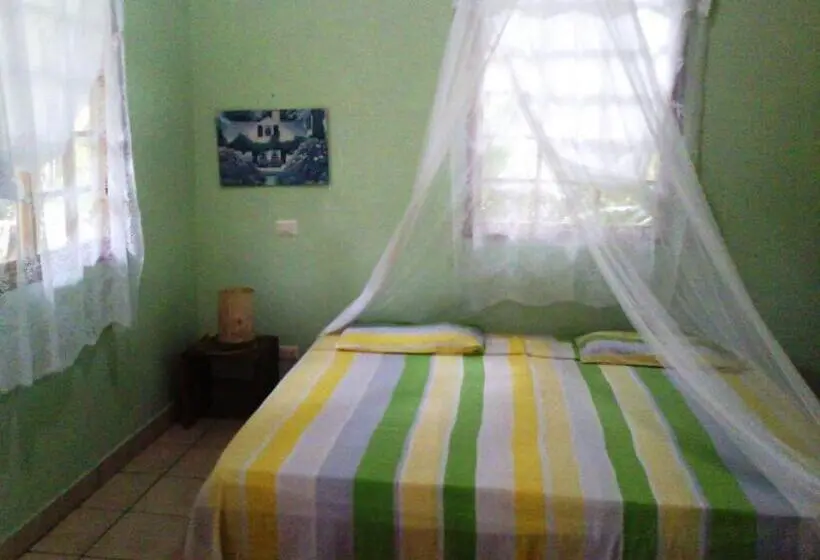 کابین, Luna Caribeña Village