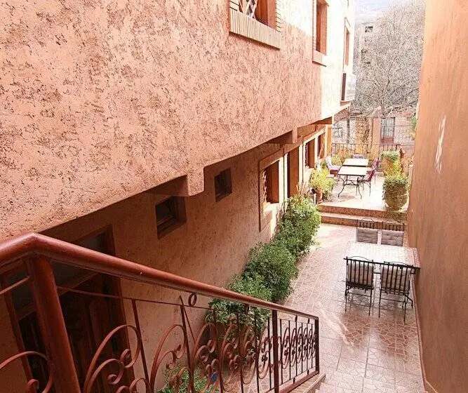 Standard Neljän Hengen Huone, Gite Ghazal   Atlas Mountains