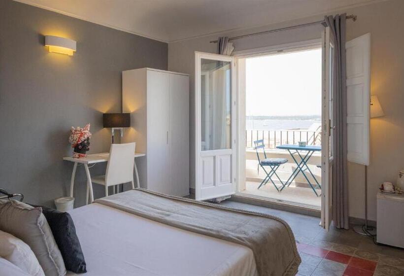 Номер Deluxe Вид на Море, Palazzo Gilistro