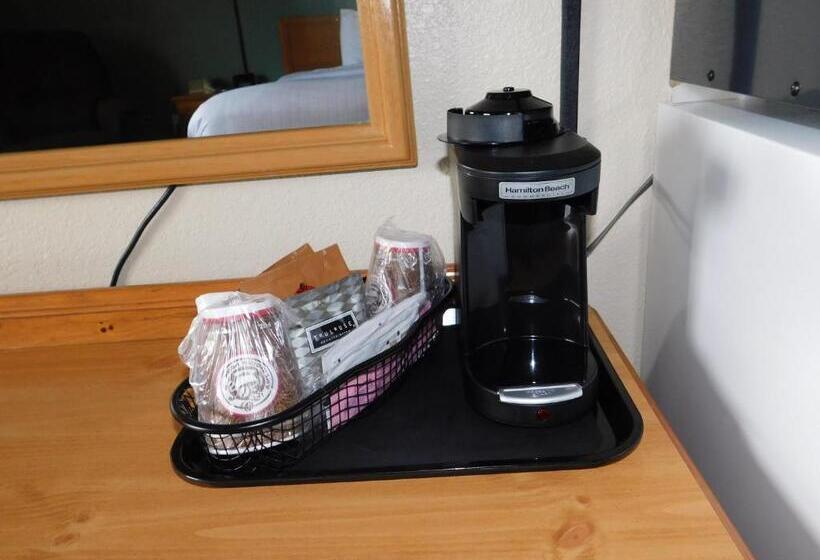 キングサイズベッドのスタンダードルーム, Americinn By Wyndham Oscoda Near Ausable River