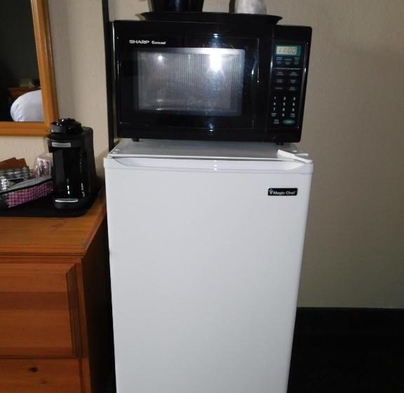 キングサイドベッドのスタンダードワンルーム, Americinn By Wyndham Oscoda Near Ausable River