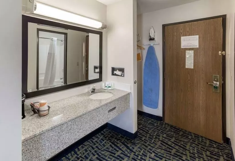 Standard-invahuone Parivuode, Quality Inn