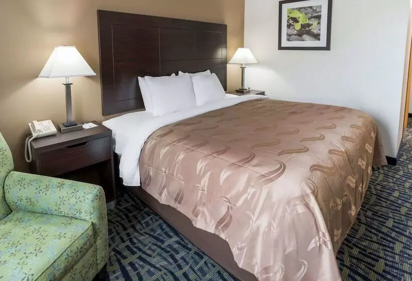 Standard-invahuone Parivuode, Quality Inn