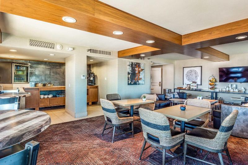 Номер Клуб Кровать Кинг, Sheraton Albuquerque Airport