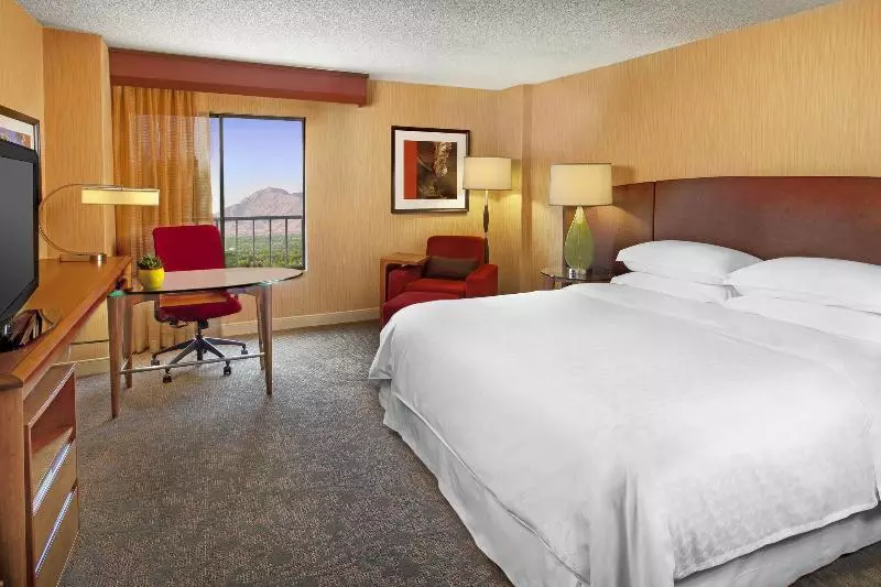 キングサイズベッドのクラブルーム, Sheraton Albuquerque Airport
