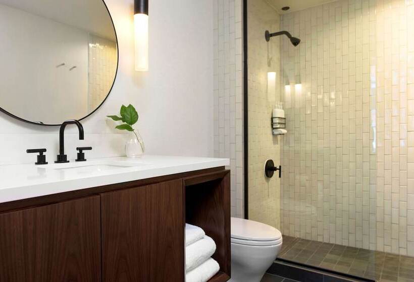 디럭스 룸, The Alexis Royal Sonesta Hotel Seattle