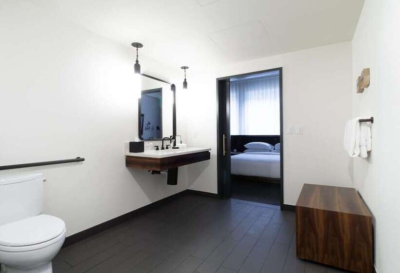 스위트, The Alexis Royal Sonesta Hotel Seattle