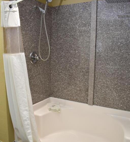 غرفة قياسية سرير كينج لذوى الإحتياجات الخاصة, Travelodge By Wyndham Coffeyville