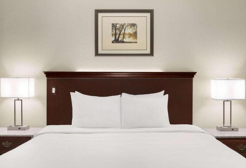 غرفة قياسية سرير كينج, Travelodge By Wyndham Coffeyville