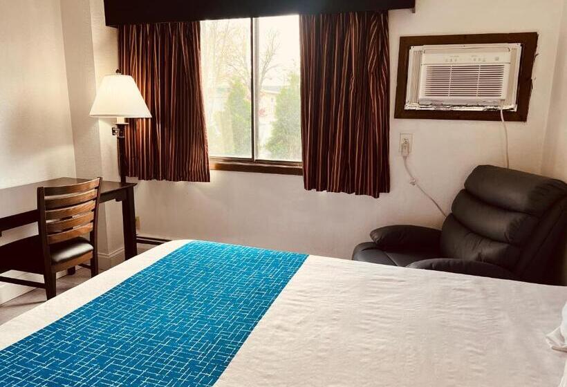 غرفة ديلوكس سرير كينج, Travelodge By Wyndham Valleyfair Shakopee