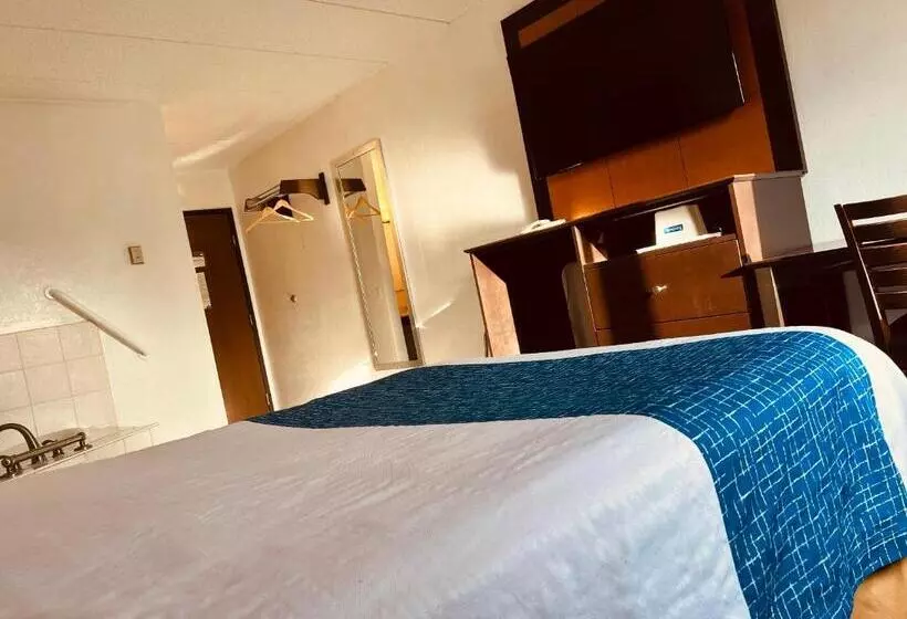 キングサイズベッドのデラックスルーム, Travelodge By Wyndham Valleyfair Shakopee
