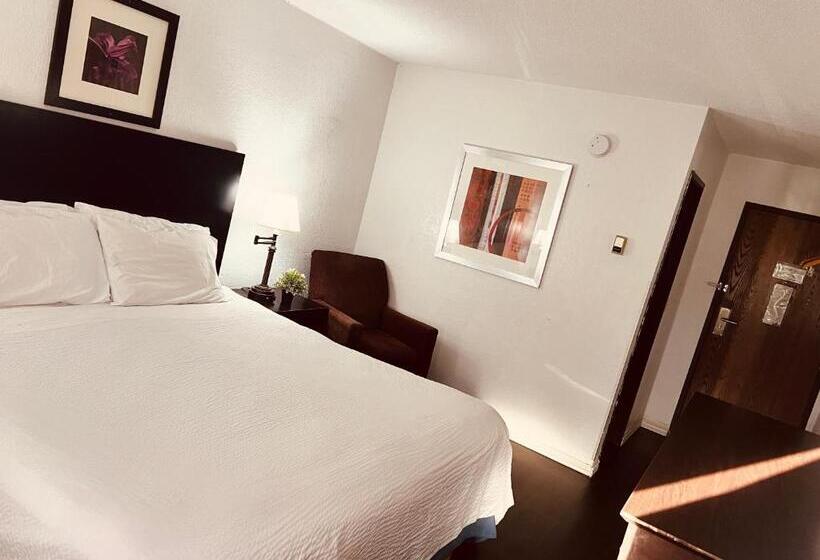 Номер Deluxe, Travelodge By Wyndham Valleyfair Shakopee