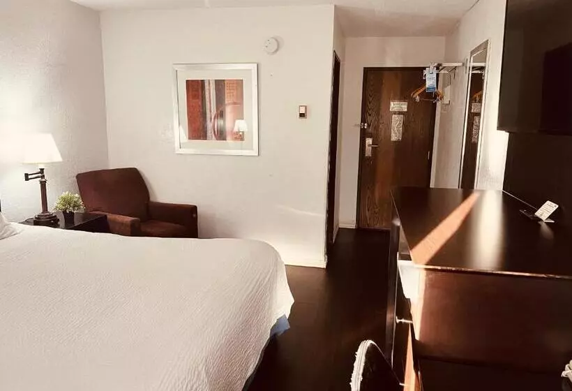 キングサイズベッドのスタンダードルーム, Travelodge By Wyndham Valleyfair Shakopee