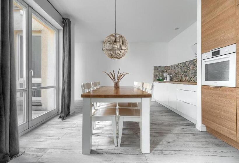 Апартаменты 2 Спальни с Балконом, Aparthotel 1899