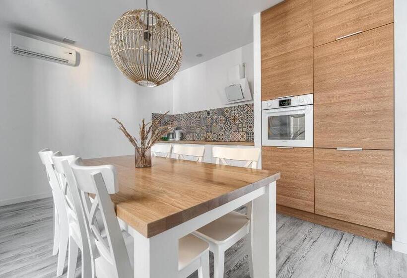 Апартаменты 2 Спальни с Балконом, Aparthotel 1899