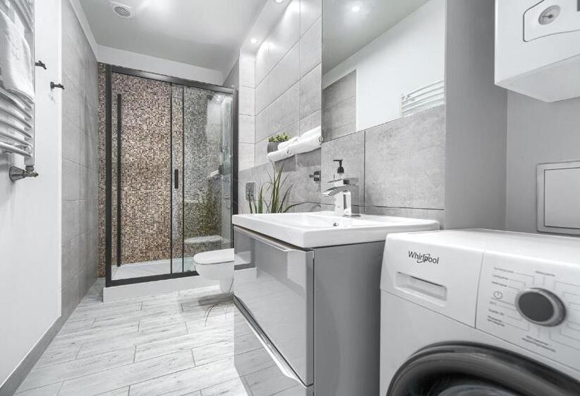 Апартаменты 2 Спальни с Балконом, Aparthotel 1899