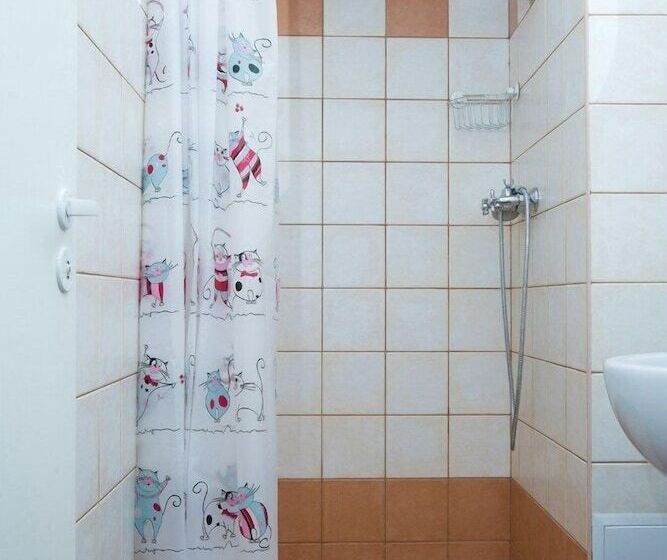 Quarto Triplo Economy, Kino Hostel On Viborgskaya