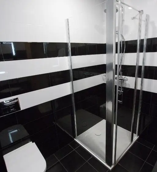 اتاق خانوادگی, Novobilski   Pod Wyciągiem Bania I Kotelnica, Obok Termy Bania