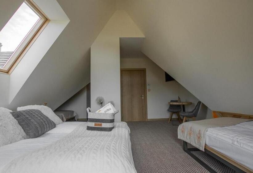 اتاق خانوادگی, Novobilski   Pod Wyciągiem Bania I Kotelnica, Obok Termy Bania