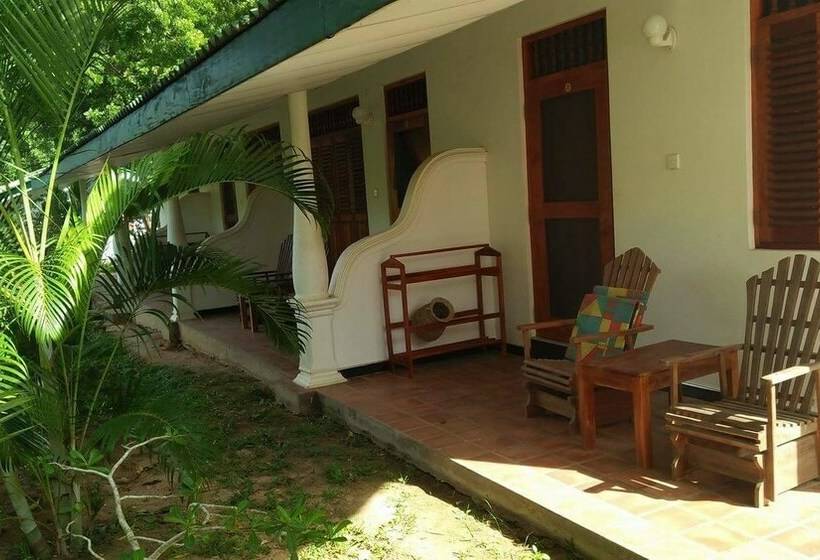 דירת חדר דלוקס, My House