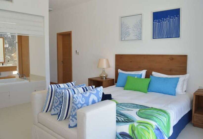 1 Bedroom Penthouse Apartment, Rose Des Sables Beachfront Apartments