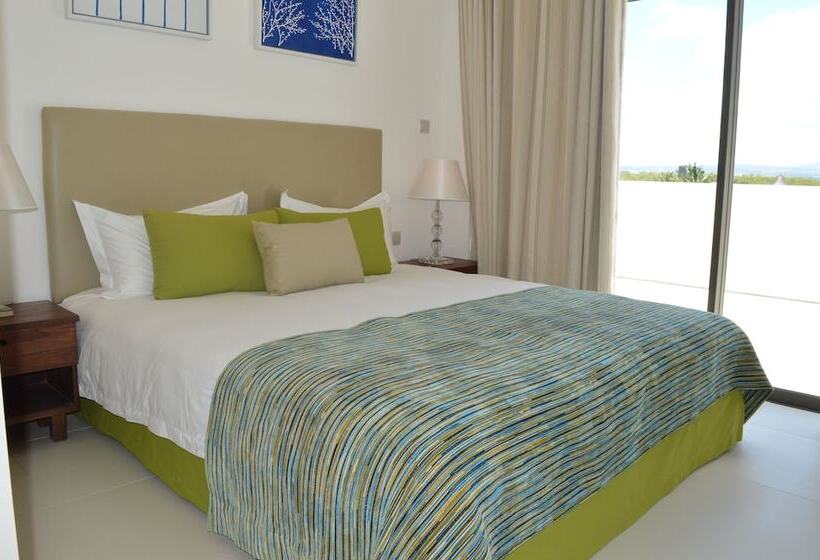 1 Bedroom Penthouse Apartment, Rose Des Sables Beachfront Apartments