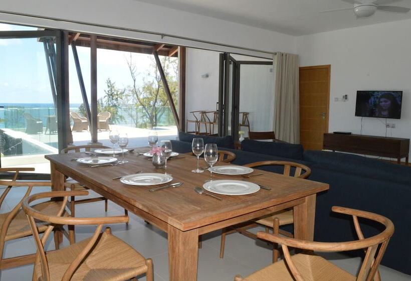 1 Bedroom Penthouse Apartment, Rose Des Sables Beachfront Apartments